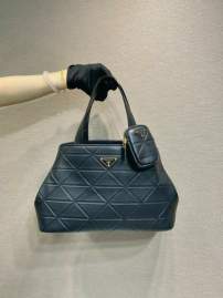 Picture of Prada Handbags _SKUfw206731291fw